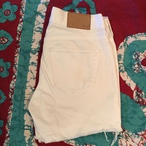Madewell white denim shorts size 24